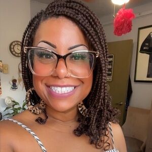 Meet your Posher, Posh